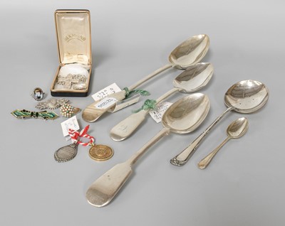 Lot 165 - A Collection of Assorted Silver and Gold...