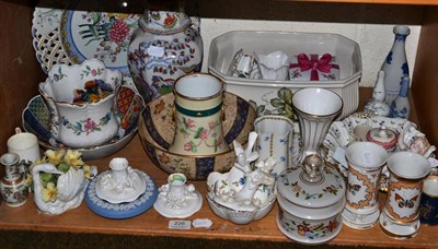 Lot 226 - A shelf of decorative ceramics including Aynsley cache pot, Mason's Ironstone vase and cover,...