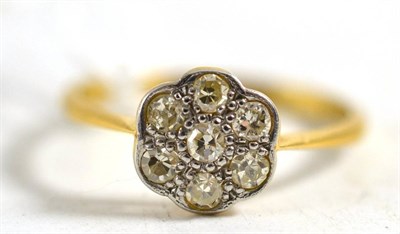 Lot 247 - A diamond cluster ring, stamped ";18ct"