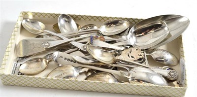 Lot 253 - A quantity of silver spoons