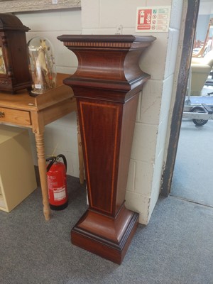 Lot 1318 - A Crossbanded Mahogany Pedestal of Tapering...