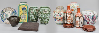 Lot 400 - Two Trays of Assorted Oriental Porcelain,...