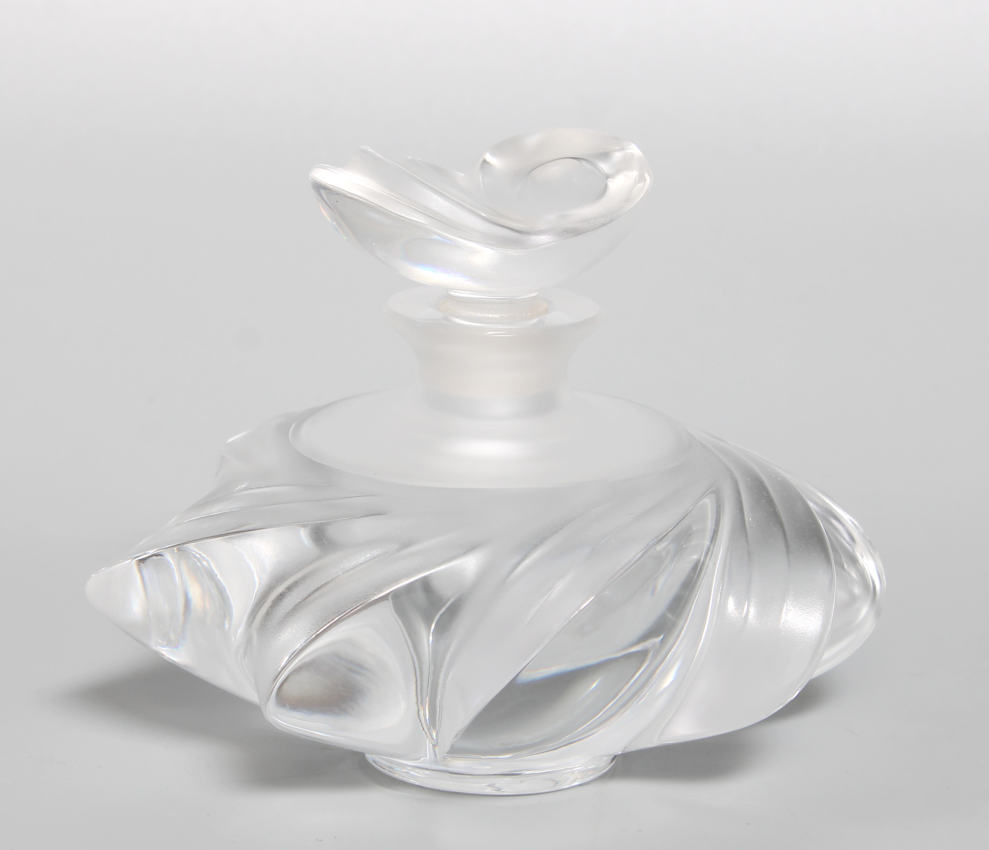 Lot 3 - A Modern Lalique Samoa Frosted and Clear Glass