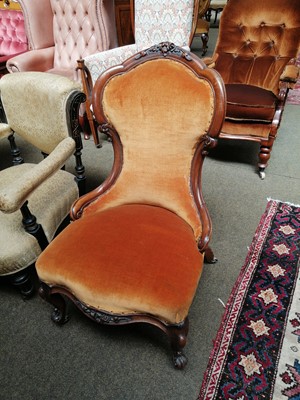 Lot 1175 - A Victorian Mahogany Spoonbacked Armchair (af)