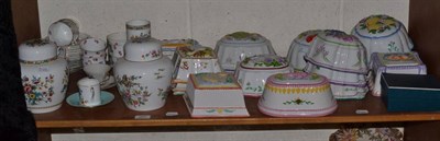 Lot 364 - A shelf of decorative ceramics including three sets of six Franklin Mint and other jelly...