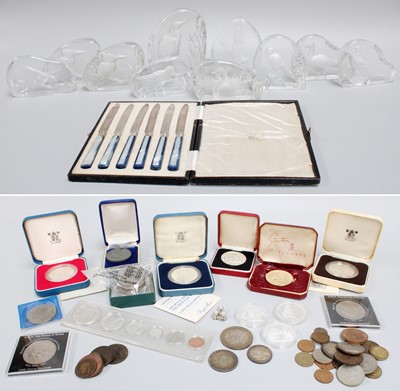 Lot 207 - Silver coins, other coinage, silver bladed tea...