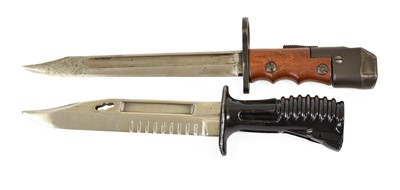 Lot 116 - A British No.7 Mk.I Combination Bayonet, the...