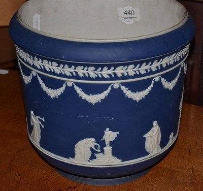 Lot 440 - An Adams blue jasper dip jardiniere