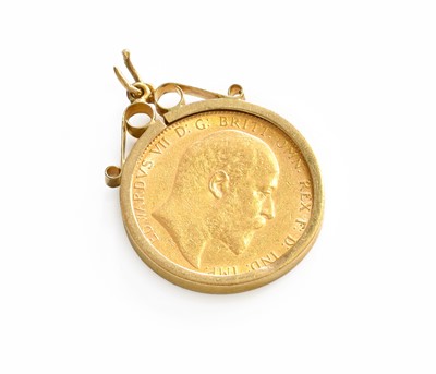 Lot 1068 - A 1903 Sovereign, loose mounted as a pendant,...