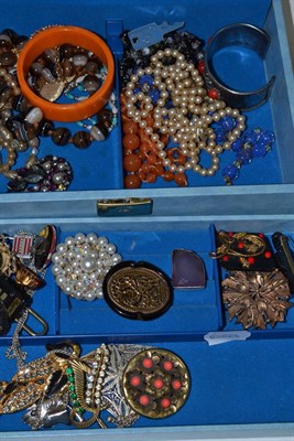 Lot 504 - Quantity of costume jewellery