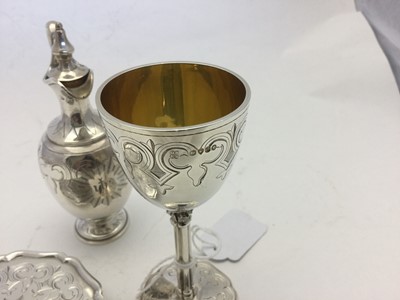 Lot 2076 - A Three-Piece Victorian Silver Travelling Communion-Set