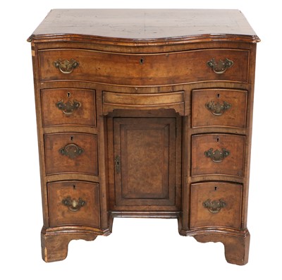 Lot 909 - An Early 20th Century Walnut Crossbanded and...