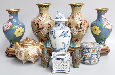 Lot 389 - Quantity of Asian Art, including a Chinese...