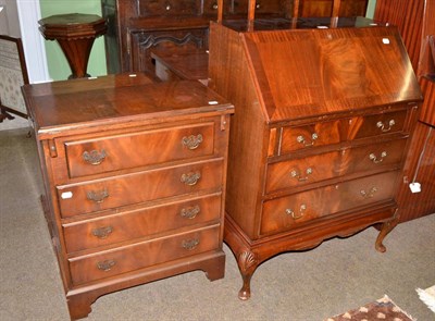 Lot 621 - A small reproduction mahogany bureau and a reproduction bachelor's chest