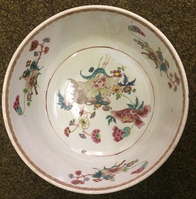 Lot 302 - A Chinese Porcelain Tureen and Cover,...