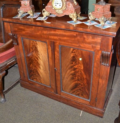 Lot 652 - A Victorian mahogany chiffonier