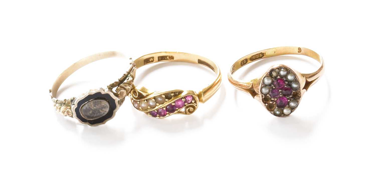 Lot 135 - A 15 Carat Gold Synthetic Ruby and Split Pearl...
