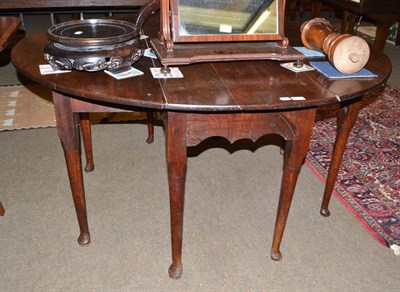 Lot 683 - 18th century oak gate leg table