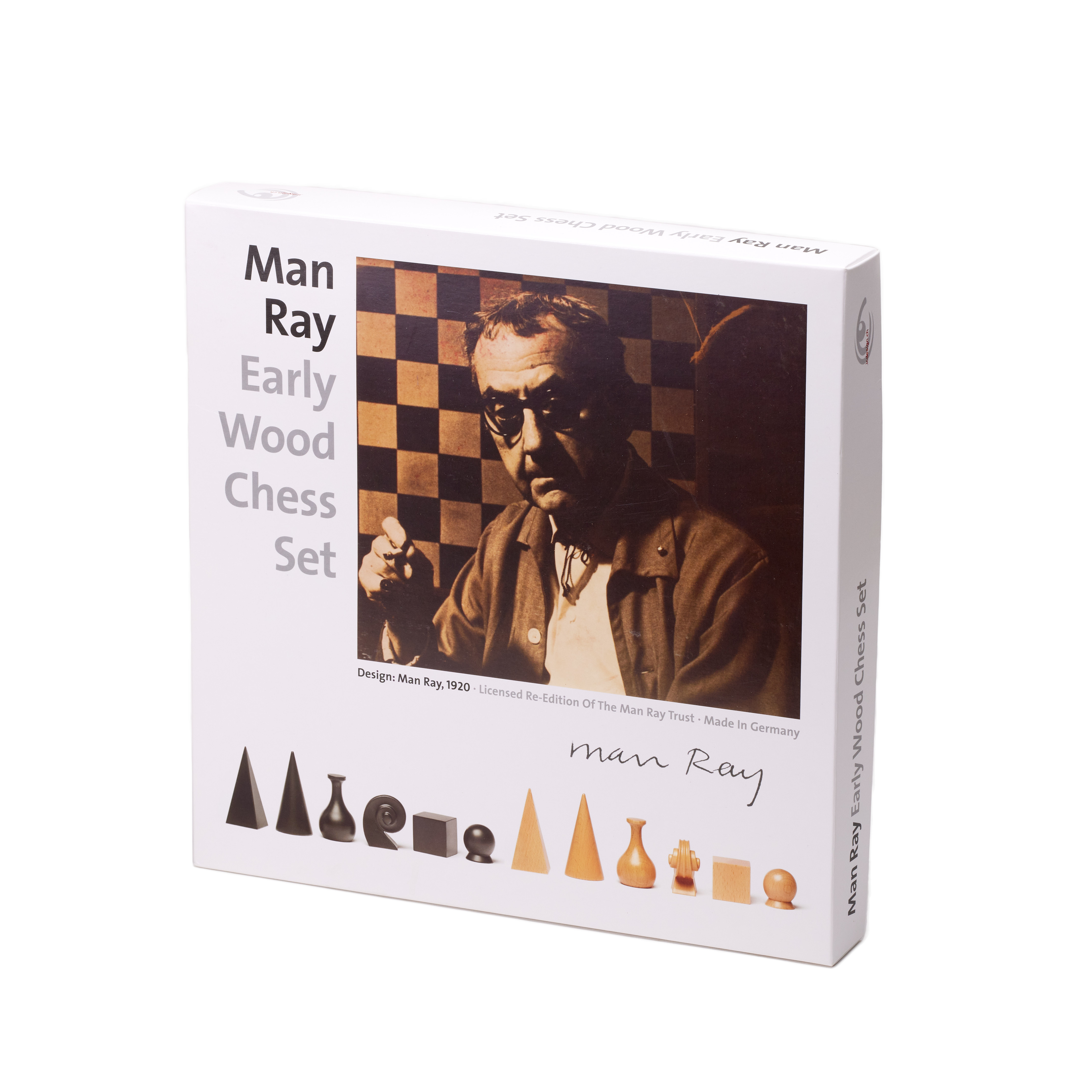 Chess Set by Man Ray. Bauhaus Movement