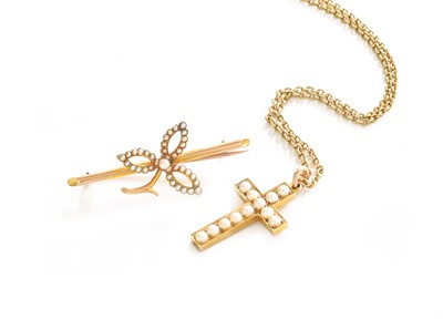 Lot 17 - A Split Pearl Cross Pendant on Chain, chain...