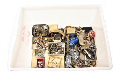 Lot 198 - A Quantity of Costume Jewellery, including a 9...