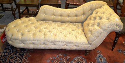 Lot 772 - A Victorian button back chaise longue