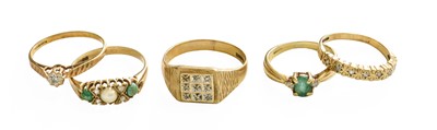 Lot 134 - Five 9 Carat Gold Diamond Rings, of varying...