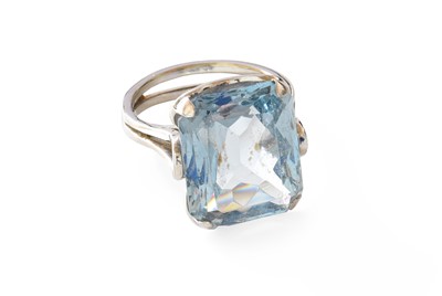 Lot 224 - A Synthetic Blue Spinel Ring, finger size Q