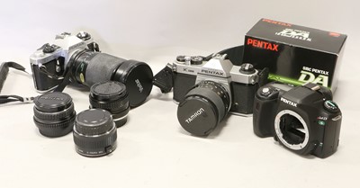 Lot 3340 - Pentax Cameras