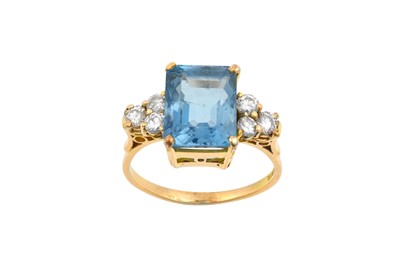 Lot 2186 - A 9 Carat Gold Aquamarine and Diamond Ring the...