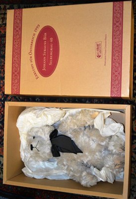 Lot 807 - Steiff 1999 limited edition collectors bear 'Silver-Grey 40', with original box and certificate