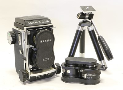 Lot 3306 - Mamiya C220 Professional Camera