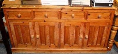 Lot 850 - A pine dresser base