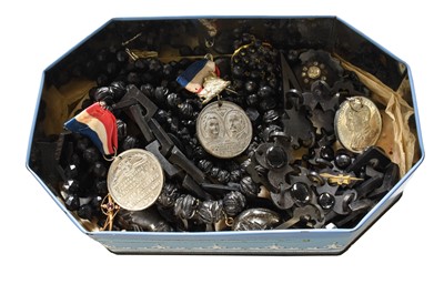 Lot 229 - A Quantity of Jewellery, including jet and...