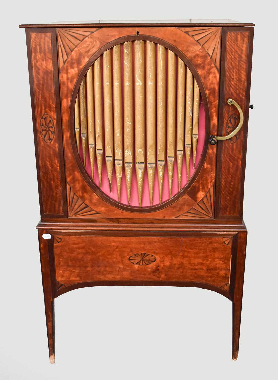 Lot 3200 - A Large And Fine Early 19th Century Chamber
