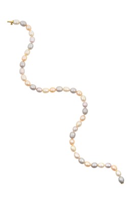Lot 2028 - A Cultured Pearl Necklace, with A 14 Carat...
