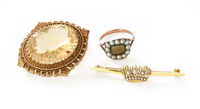 Lot 264 - A 9 Carat Gold Coronet Brooch, set throughout...