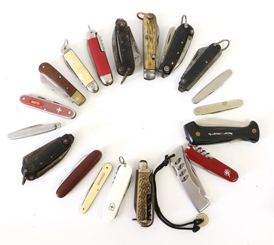 Lot 145 - A Collection of Nineteen Folding Pocket Knives,...