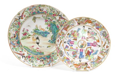 Lot 242 - A Cantonese Porcelain Soup Plate, early 19th...