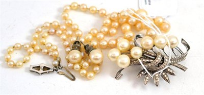Lot 18 - Pearls, brooch and earrings