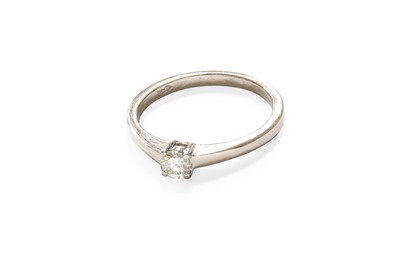 Lot 293 - A Platinum Diamond Solitaire Ring, the round...