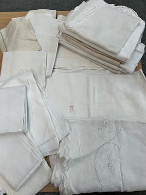 Lot 2005 - Assorted Linen and Textiles comprising damask...