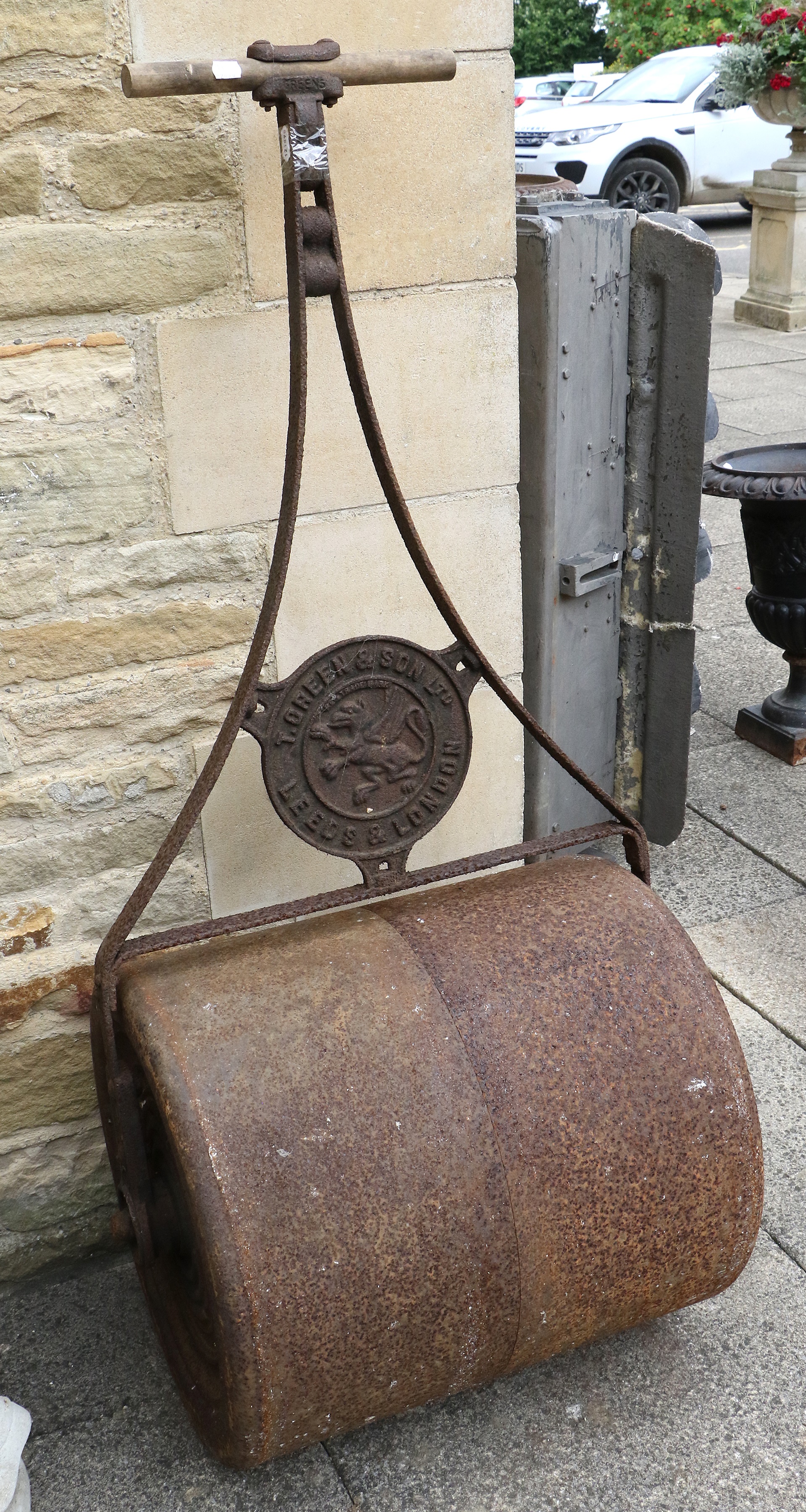 Lot 398 - T Green & Sons, Leeds & London: A Late