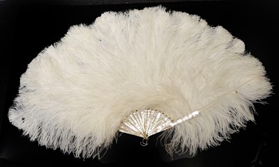 Lot 2036 - Early 20th Century Mother of Pearl Court Fan...