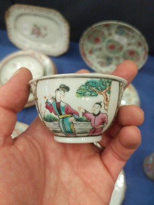 Lot 190 - A Chinese Porcelain Mug, Qianlong, of bell...