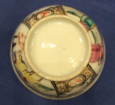 Lot 190 - A Chinese Porcelain Mug, Qianlong, of bell...
