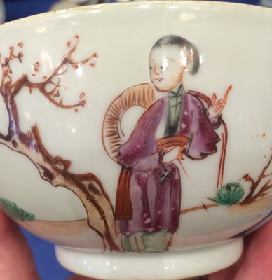 Lot 190 - A Chinese Porcelain Mug, Qianlong, of bell...