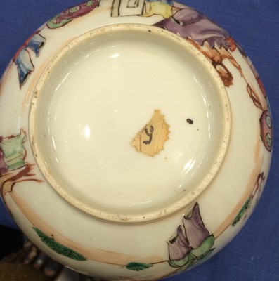 Lot 190 - A Chinese Porcelain Mug, Qianlong, of bell...