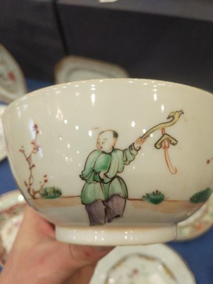 Lot 190 - A Chinese Porcelain Mug, Qianlong, of bell...