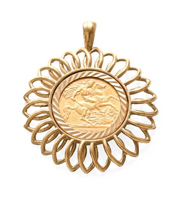 Lot 330 - A Half Sovereign Pendant, dated 1904, length 4....